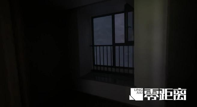 DƬ